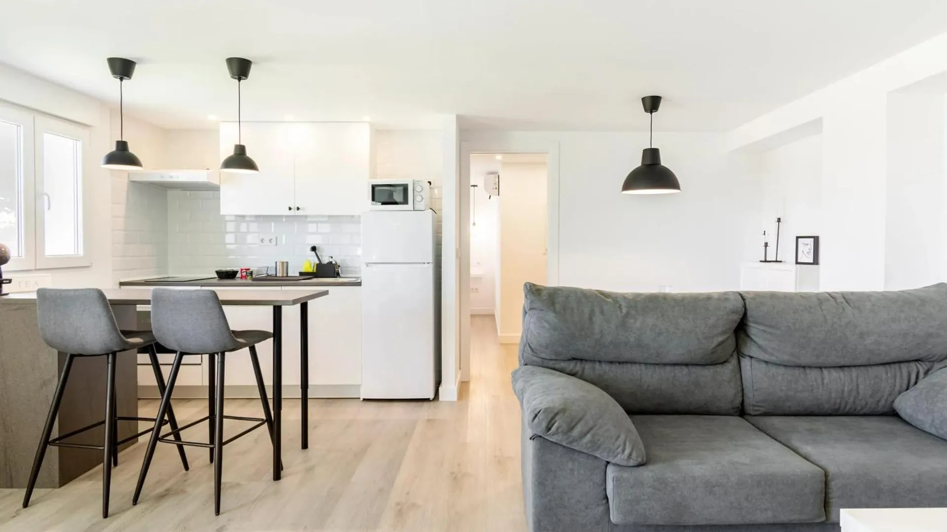Charming Apartment In Los Prados Malaga 45 M² With Pool 0*,  スペイン